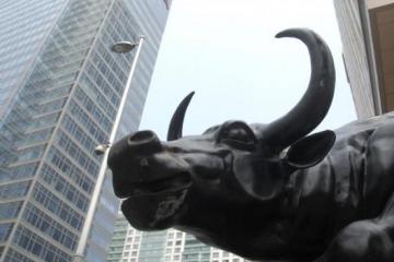 规模首次突破30万亿元 公募基金迎历史性时刻
